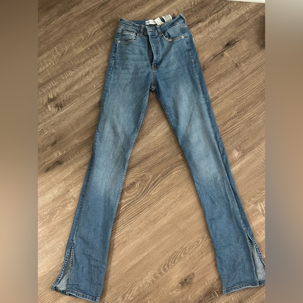 Zara split hem medium wash denim